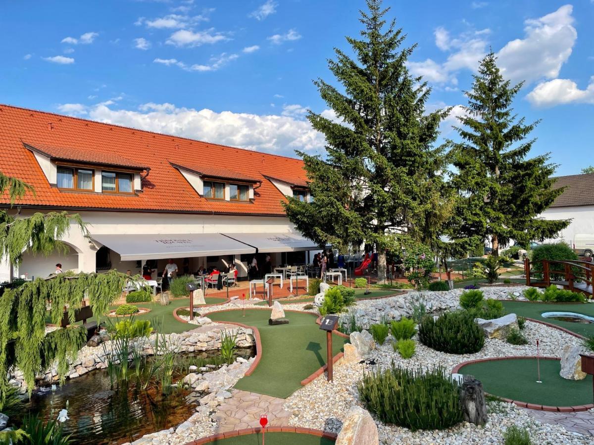 Hotel Tisnovska Rychta Exterior foto